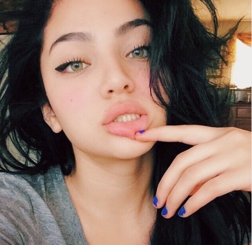 girl-goals-green-eyes-hot-favim-com-3026562