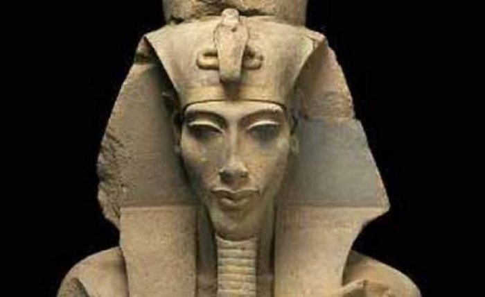 akhenaten17